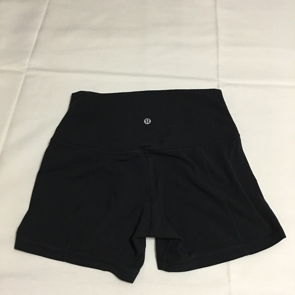 Lululemon Align Shorts Women 6 Black High Rise 4 Inch Inseam